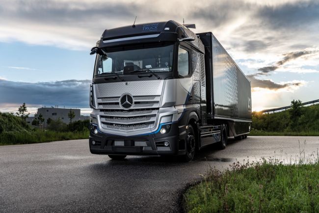 Daimler Trucks, yakıt hücreli Mercedes-Benz GenH2 Kamyon’un kapsamlı testlerine başlıyor