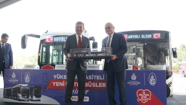Mega kent İstanbul'un 100 yeni Otokar metrobüsü için imzalar atıldı