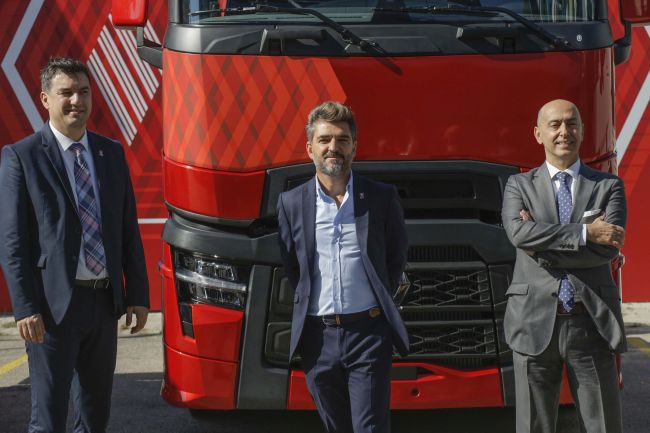 Renault Trucks'ın Yeni T.C.K Serileri, Türkiye'ye İddialı Girdi