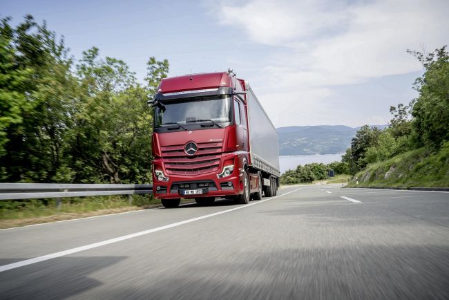 Mercedes-Benz Türk imzalı kamyonlar Avrupa yollarında