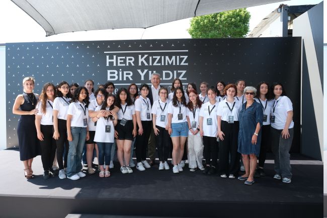 Mercedes-Benz Türk’ün Yıldız Kızları İstanbul’da bir araya geldi