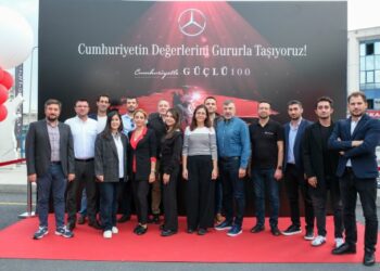 Mercedes-Benz Türk, Cumhuriyet’in 100’üncü Yılını Otobüs Kaptanlarıyla Kutladı