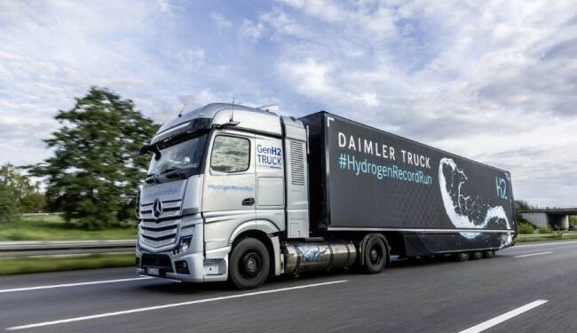 Mercedes-Benz GenH2 kamyon, sıvı hidrojen yakıtıyla tek dolumla 1000 kilometre rekorunu kırdı