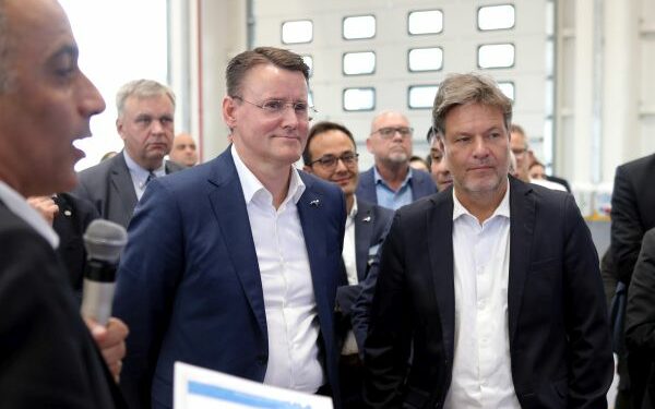 Alman Bakan Robert Habeck MAN’ın Ankara’daki Test ve Ürün Geliştirme Merkezi’ni ziyaret etti...