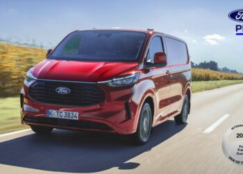 Ford Otosan’ın Yeniköy Fabrikasında üretilen Transit Custom, “2024 Uluslararası Yılın Ticari Aracı” seçildi
