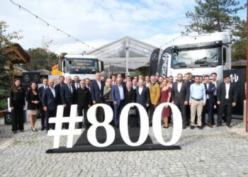 Sarılar Grup’a yılın en yüksek adetli Mercedes-Benz kamyon ve çekici teslimatı 