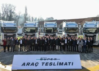 Merakla Beklenen Scania SUPER, Türkiye yollarında ilk sahipleri ile buluşmaya başladı