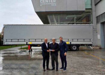 Tırsan’dan Transbatur Lojistik’e 50 Tenteli Perdeli Multi Ride teslim etti