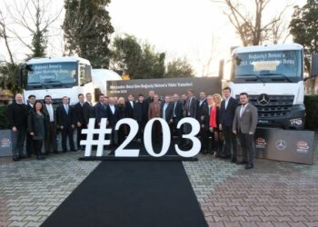 Boğaziçi Beton’a 203 adet Mercedes-Benz kamyon ve çekici teslimatı