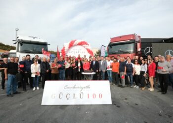 Mercedes-Benz Kamyon’un Sağlık Bakım Tırı Türkiye’nin 7 bölgesini ziyaret ederek  kamyon şoförlerinin yanında oldu
