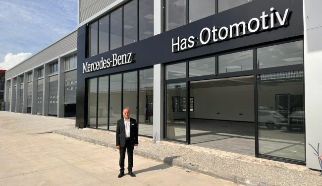 Mercedes-Benz Türk’ün bayi ve yetkili servisi Has Otomotiv Yatırım ve Pazarlama Ege Şubesi, yeni lokasyonunda hizmete başladı