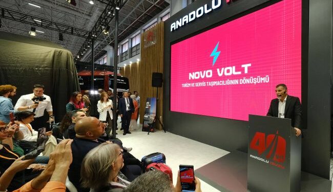 Anadolu Isuzu, yenilikçi ve çevreci araçlarıyla Busworld Türkiye Fuarı'ndaydı