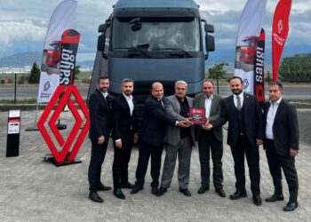 Özbabacan, Renault Trucks ile tek markalı filosunu geliştiriyor