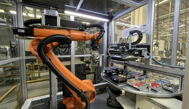 Mercedes-Benz Türk, Robotik Sistem Projeleri ile Dijitalleşmeye Tam Gaz Devam Diyor!