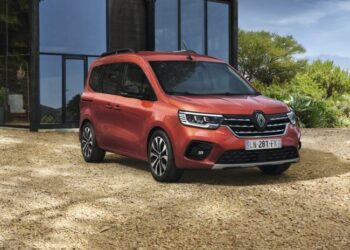 Renault Ticari Ailesinin Yeni Amiral gemisi Renault Kangoo Multix Türkiye'de Satışa Sunuldu!
