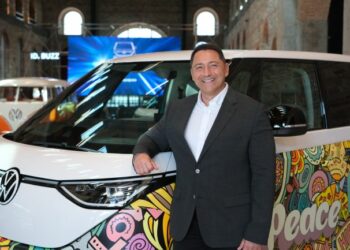 Volkswagen Ticari Araç, tamamen elektrikli ilk modeli ID.Buzz’ı satışa sundu