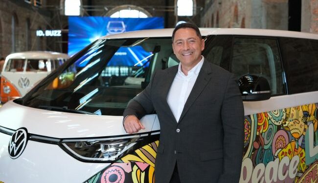 Volkswagen Ticari Araç, tamamen elektrikli ilk modeli ID.Buzz’ı satışa sundu