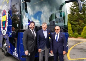 Fenerbahçe Spor Kulübü’ne Özel Tasarımlı Mercedes-Benz Travego!