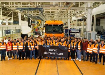 Mercedes-Benz Türk “EML’miz Geleceğin Yıldızı” Öğrencileri Önce Anıtkabir’i Ardından Aksaray Kamyon Fabrikası’nı ve Kapadokya’yı Ziyaret Etti!