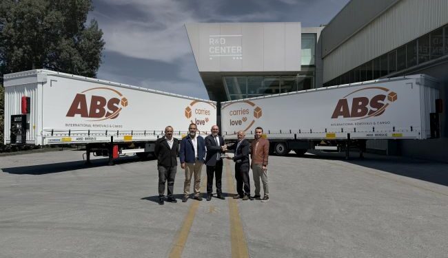 Tırsan, ABS Transport’a 5 Adet Yeni Nesil Tırsan Tenteli Perdeli Multi Ride Aracı Teslim Etti