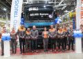 Ford Trucks 300 Bininci Kamyonunu Hattan İndirdi