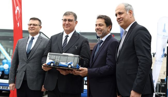 Anadolu Isuzu, İzmir Büyükşehir Belediyesi’ne 20 Adet Novociti Life Teslim Etti
