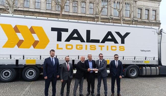 Talay Logistics, Filosuna 300 Tırsan Tenteli Perdeli Multi Ride İle Güçlendirdi