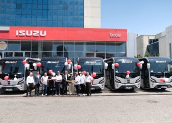 Anadolu Isuzu’dan Mesnevi Turizm’e Özel Üretim Grand Toro Teslimatı
