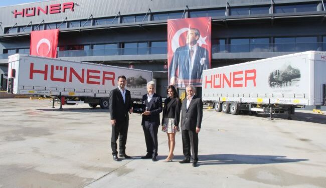 Tırsan ve Hüner İş Birliği Cumhuriyet Bayramında Büyüdü: 500 Treyler ve Muhteşem Lojistik Merkezi Teslim Edildi