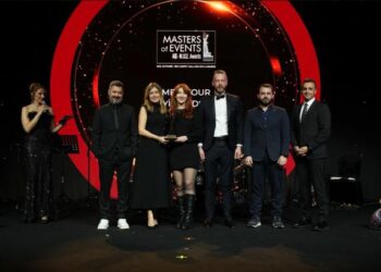 Mercedes-Benz Türk’ün Sağlık Bakım Tırı Projesine “En İyi Roadshow” Ödülü