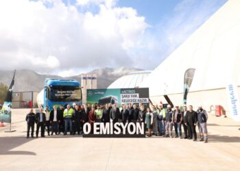 Mercedes-Benz Türk, İlk Mercedes-Benz eActros 600 Teslimatını Medcem Çimento’ya Gerçekleştirdi