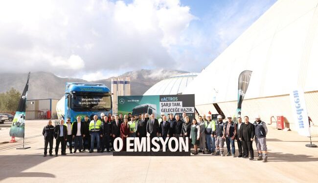 Mercedes-Benz Türk, İlk Mercedes-Benz eActros 600 Teslimatını Medcem Çimento’ya Gerçekleştirdi