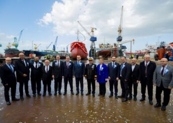 Petrol Ofisi Grubu ve Hicri Ercili Grup iş birliğinde inşa edilen ilk tanker “Wolf 1” suya indirildi