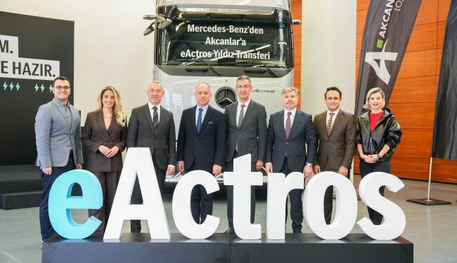 Mercedes-Benz Türk’ten Akcan Holding’e Mercedes-Benz eActros 600 ve eActros 300 Teslimatı