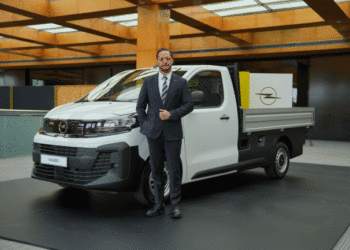 Opel’den Ticari Hayata Pratik ve Verimli Çözüm: Yeni Vivaro Kamyonet!