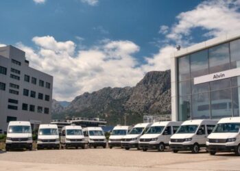 Volkswagen Ticari Araç’tan Kıraç Turizm’e  Crafter Teslimatı