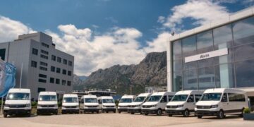 Volkswagen Ticari Araç’tan Kıraç Turizm’e  Crafter Teslimatı