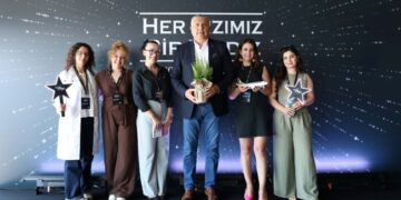  22 yılda 7 bini aşkın kız öğrenciye destek olan “Her Kızımız Bir Yıldız” programı hız kesmeden devam ediyor