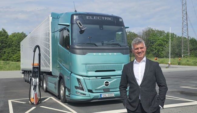 Volvo Trucks, 700 km Menzile Ulaşabilen Elektrikli Çekici ve Kamyonlarını Tanıttı!